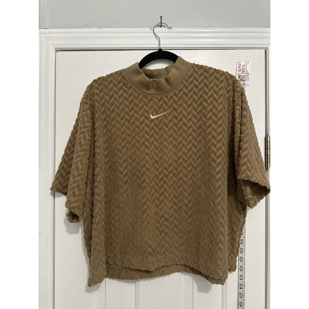 Nike Sportswear Everyday Modern Allover Boxy Top Camel Size Large Cheveron
